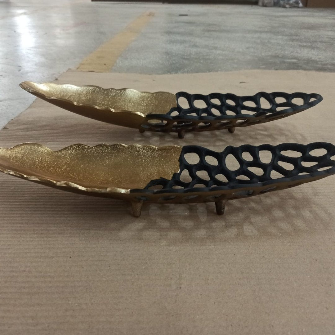 Banana leaf Gloshel tray (set of 2) - Rustic Furniture Outlet