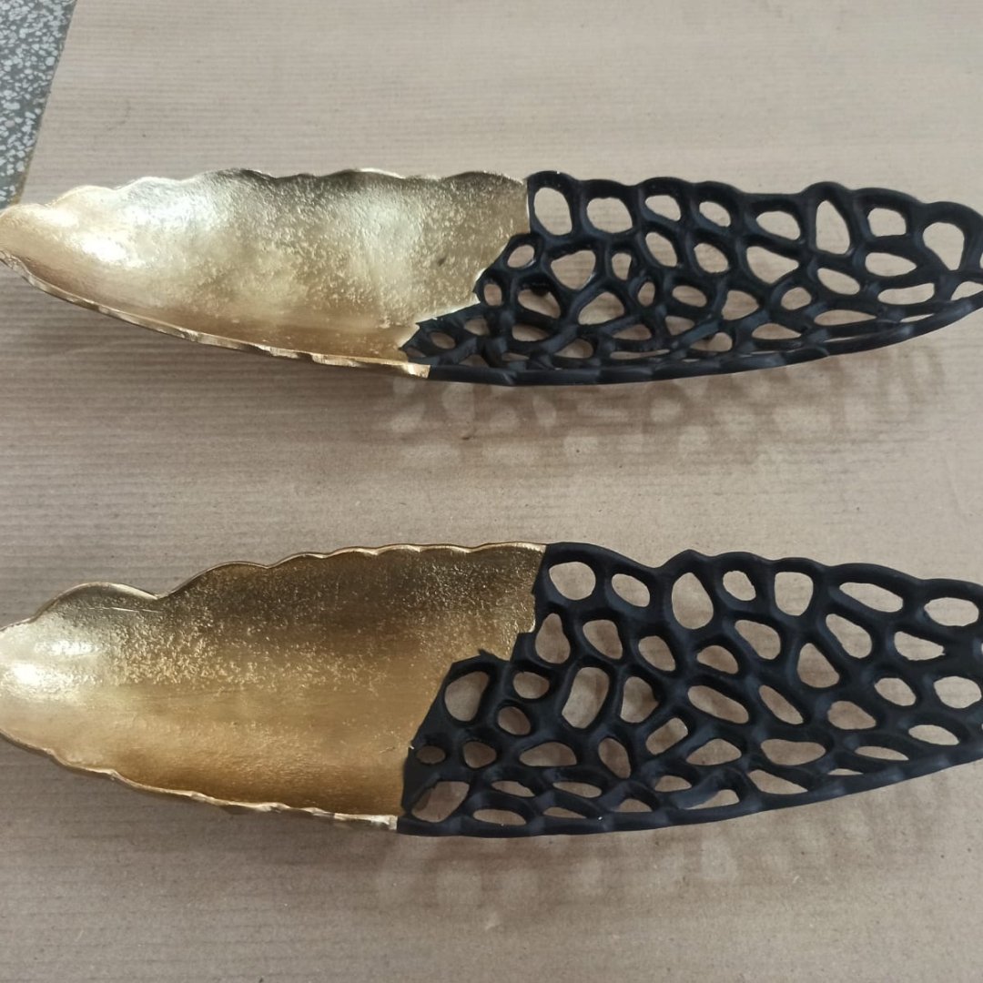 Banana leaf Gloshel tray (set of 2) - Rustic Furniture Outlet