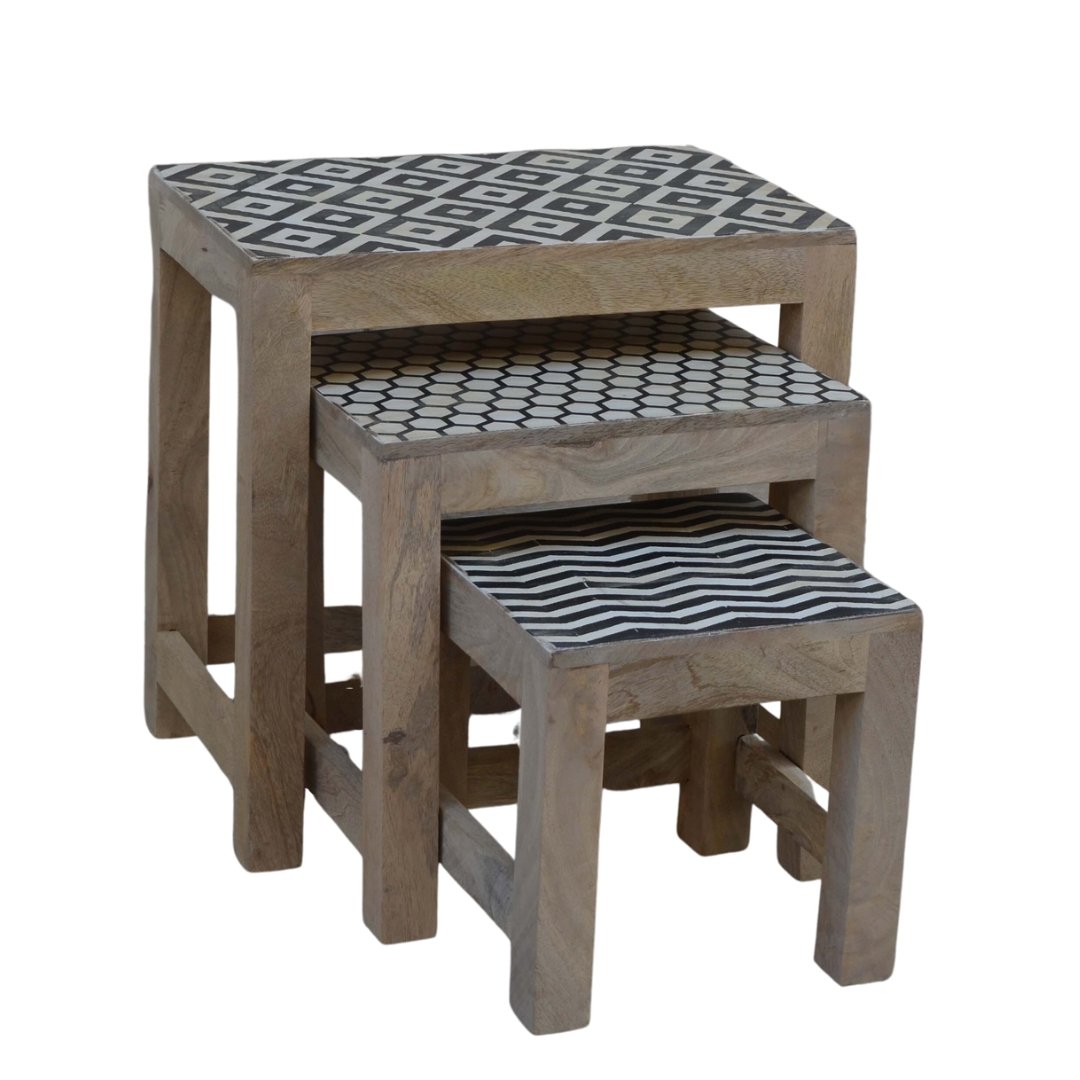 Tables d'appoint gigognes en bois de manguier peintes à la main (ensemble de 3) - Rustic Furniture Outlet