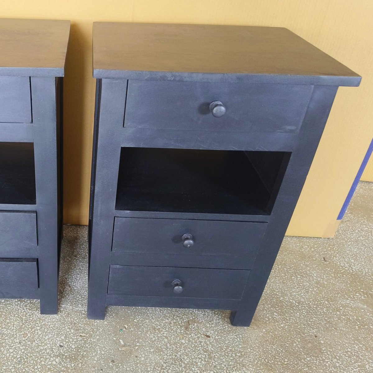 Table d'appoint à tiroirs 3 noire vieillie Lunenburg - Rustic Furniture Outlet