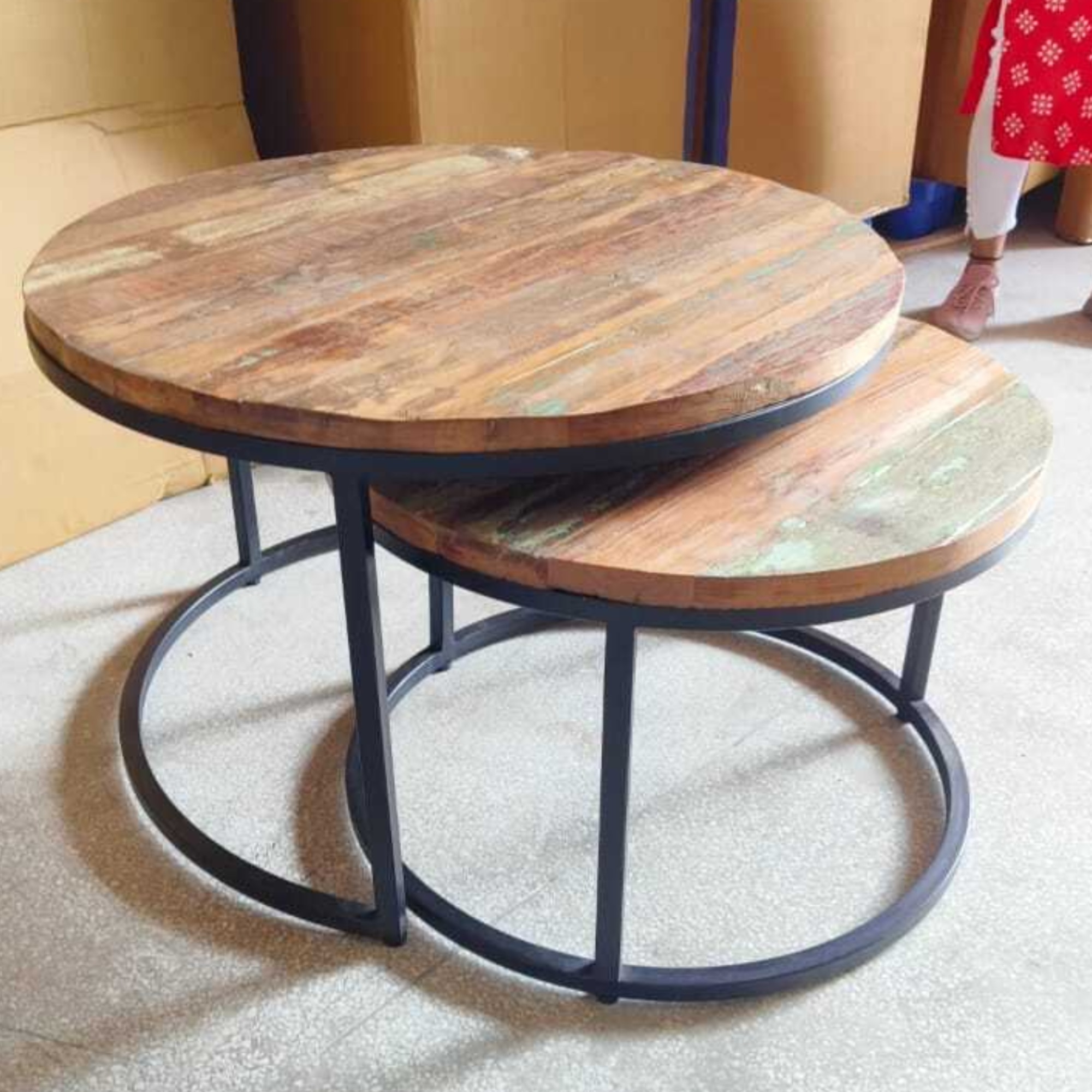 30 round deals wood coffee table
