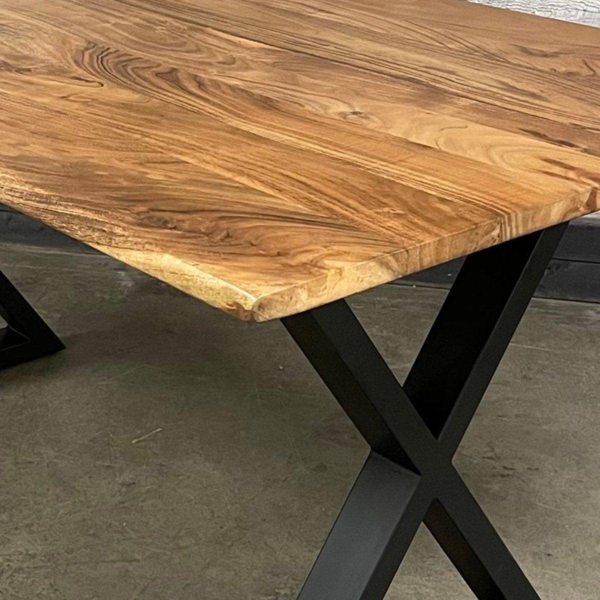 Table à manger en bois d'acacia Darwin 67 pouces avec pieds en X - Rustic Furniture Outlet