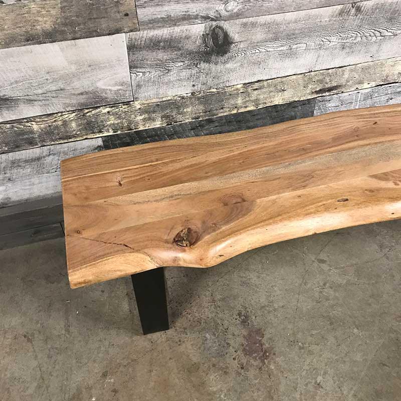 Banc de salle à manger en acacia Kenzie Live edge de 71 pouces - Rustic Furniture Outlet