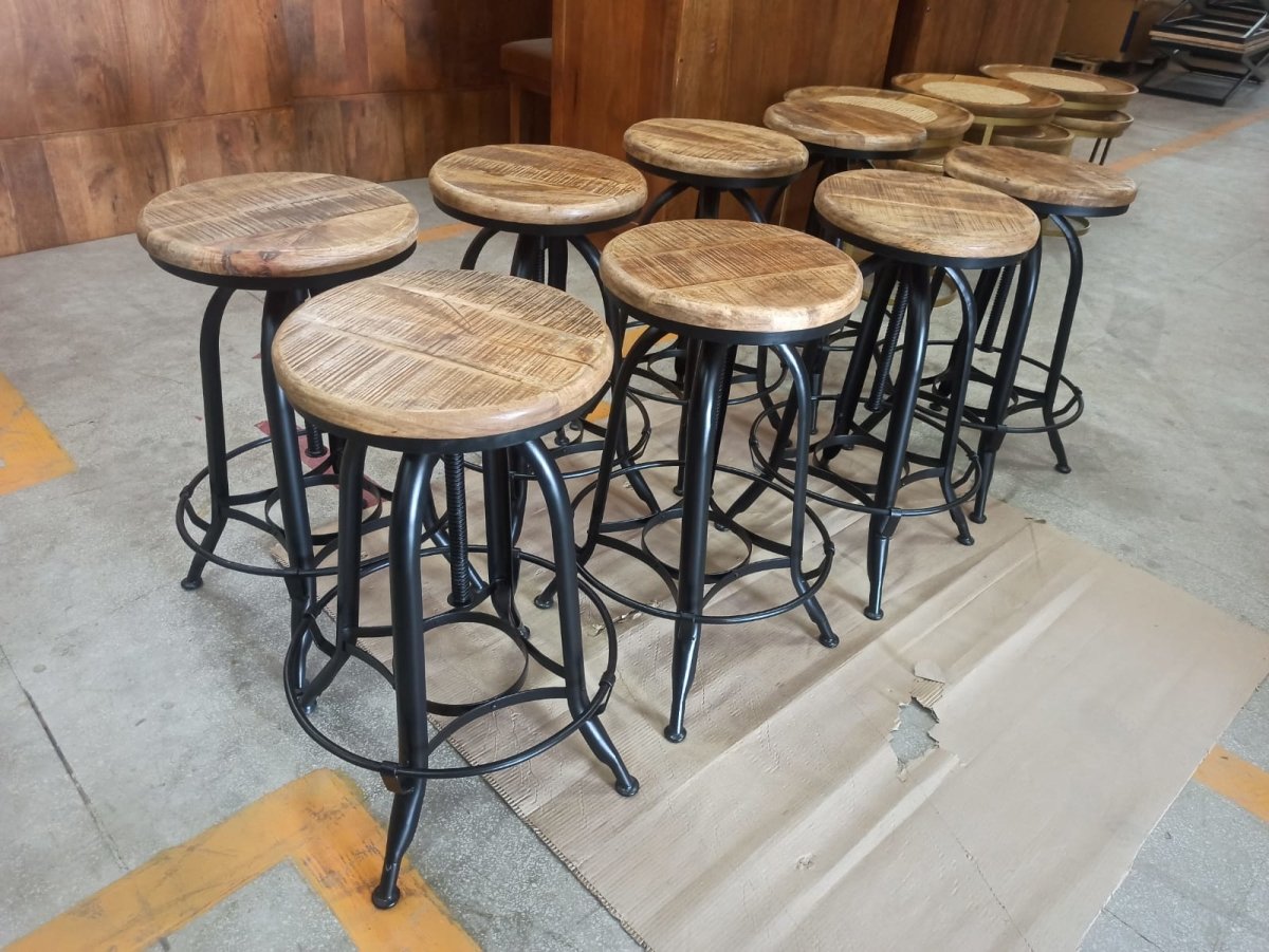 Réglable Mango Wood Industrial Stool - Rustic Furniture Outlet