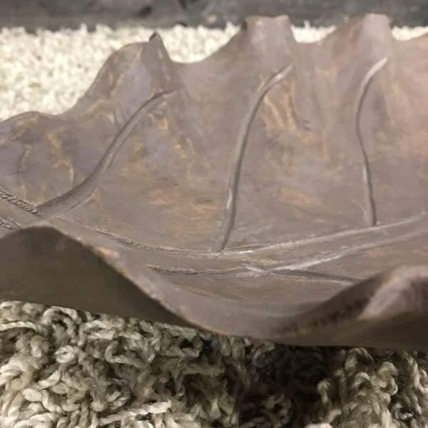 Fancy Leaf Plate Suar Wood - Rustic Furniture Outlet