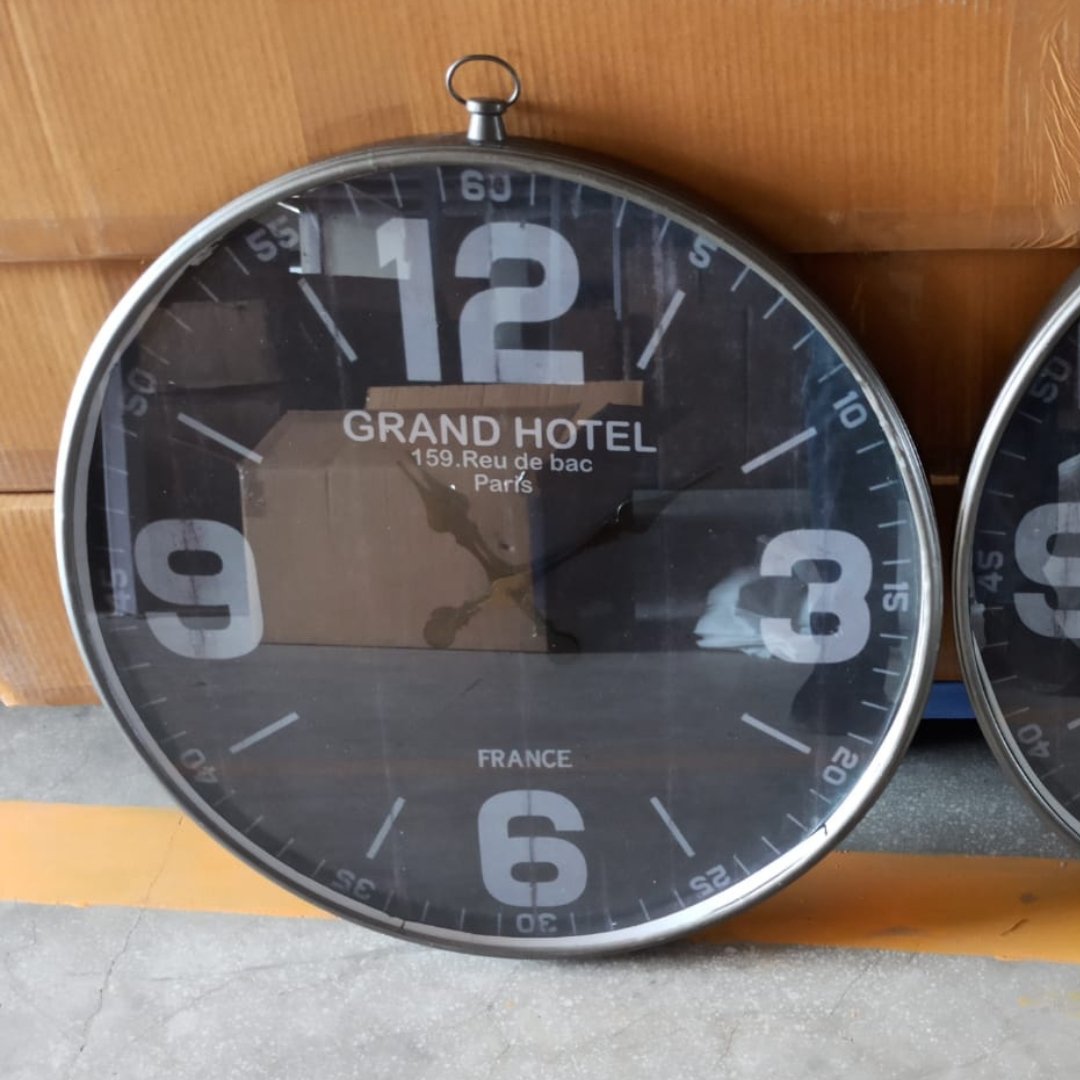 Horloge murale noire industrielle Grand Hotel - Magasin de meubles rustiques