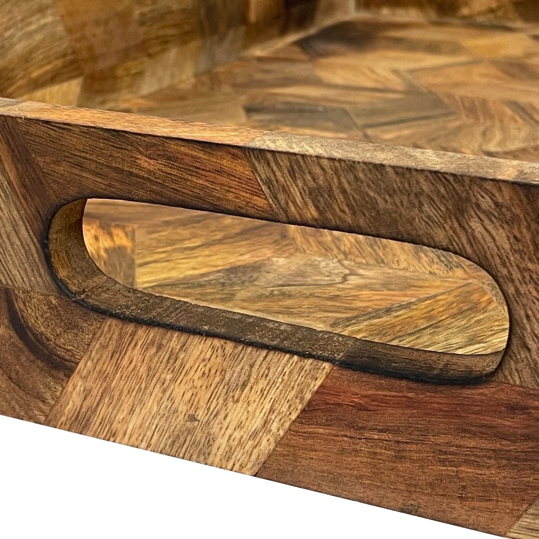 Plateau rectangulaire en bois de manguier avec accents d'angle et poignées en fer - Rustic Furniture Outlet