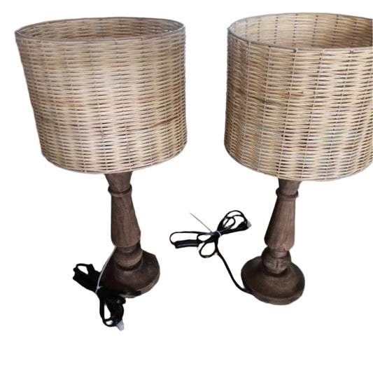 Lampe de table Sawana Boho avec abat-jour en rotin - Sortie de meubles rustiques