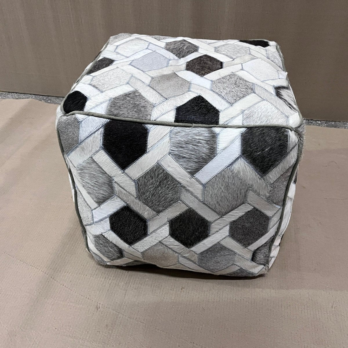 Pouf cube en cuir véritable argent/blanc - Rustic Furniture Outlet