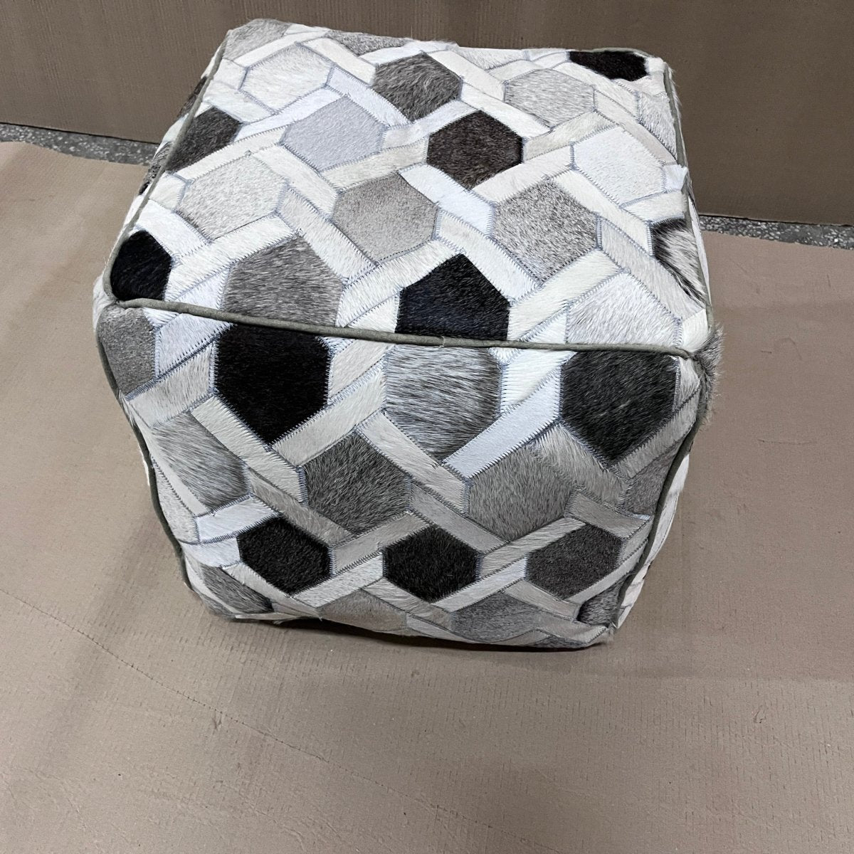 Pouf cube en cuir véritable argent/blanc - Rustic Furniture Outlet