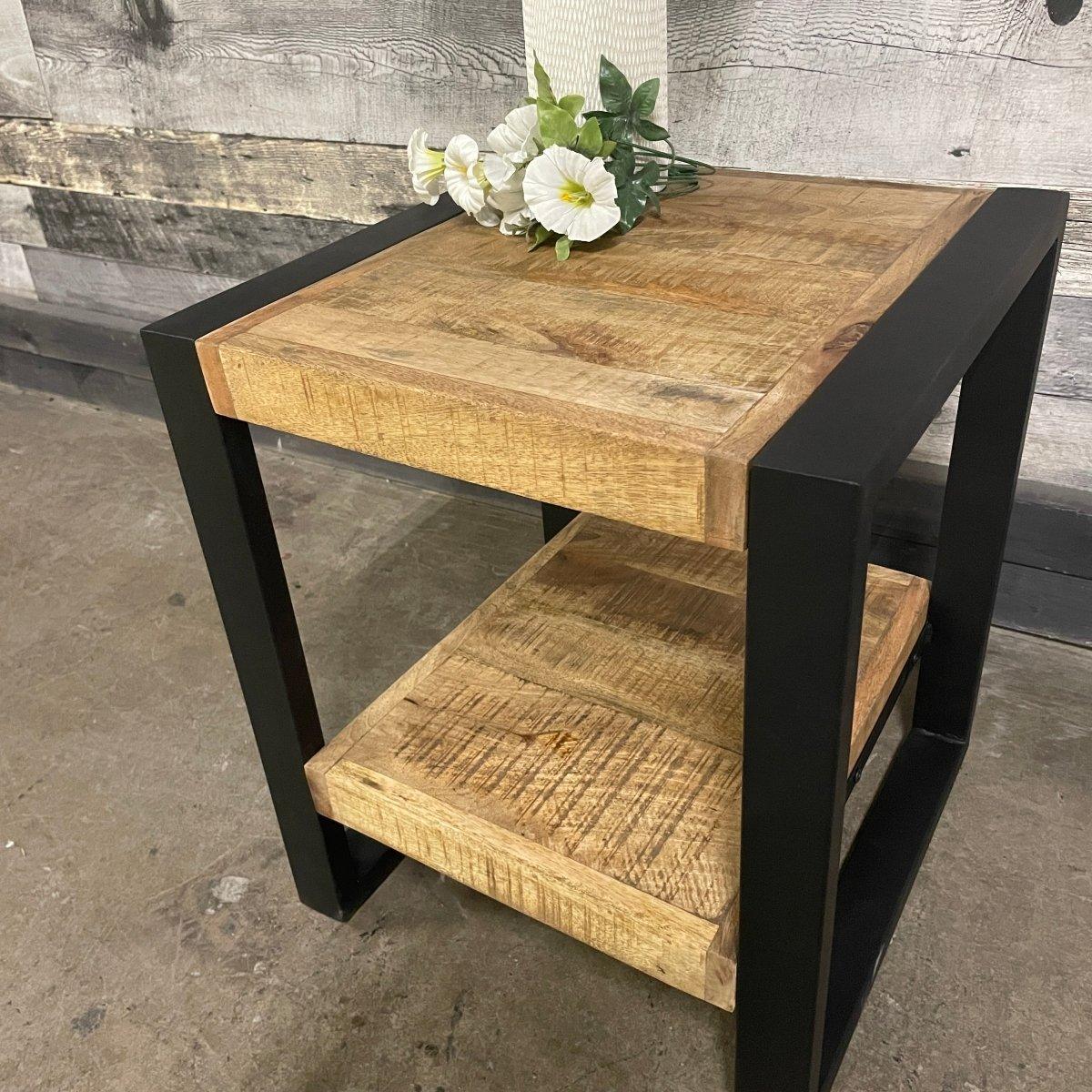 Table de bout rustique en bois de manguier Watson Industrial - Rustic Furniture Outlet